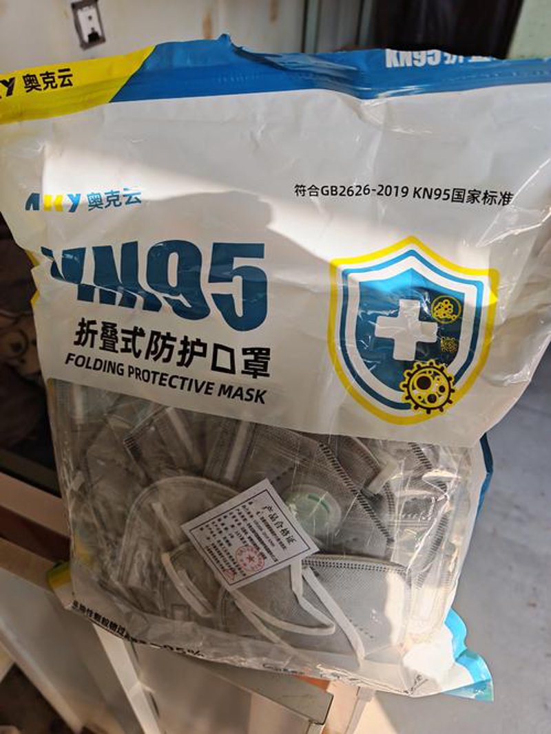 安全帽与工作服：守护一线工作者的安全屏障